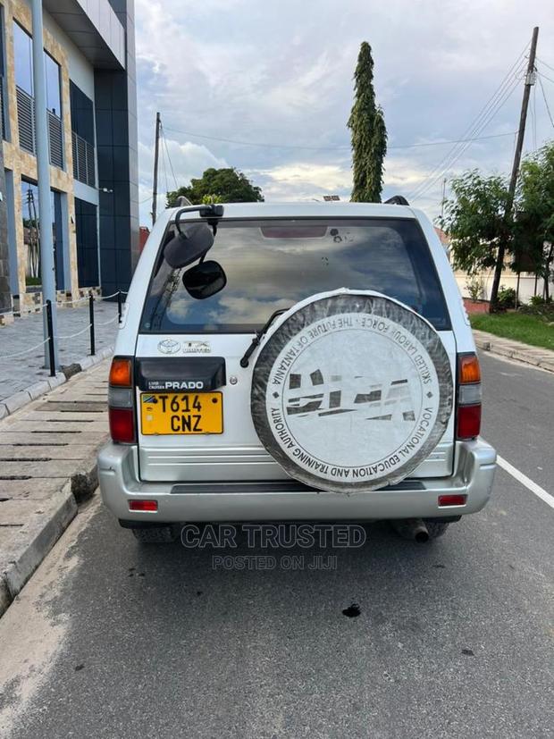 Toyota Land Cruiser Prado 2.7 16V 5dr 1999 Silver