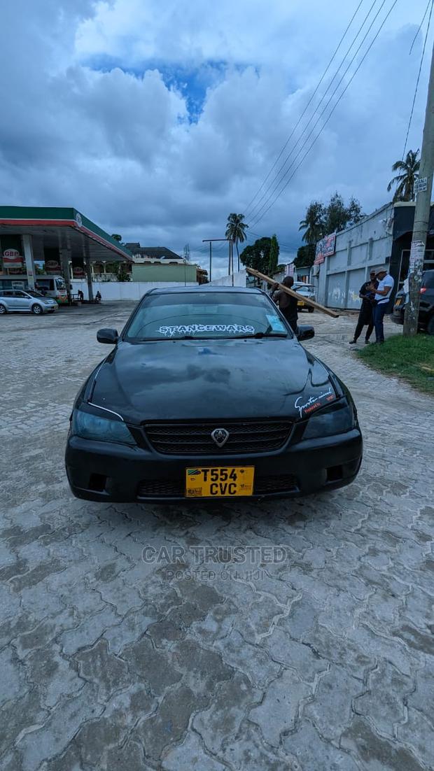 Toyota Altezza AS 200 Gita Automatic 2001 Black