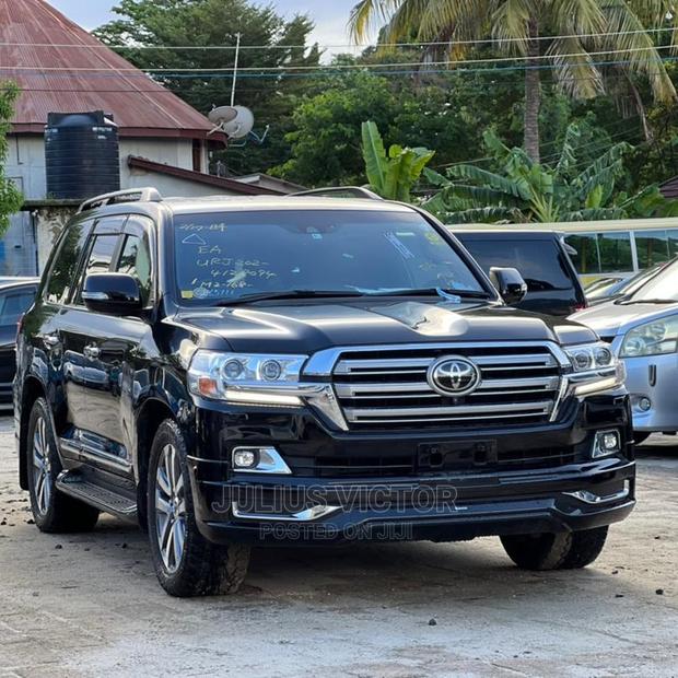 Toyota Land Cruiser 2016 Black