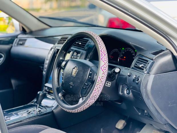 Toyota Crown 2006 Silver