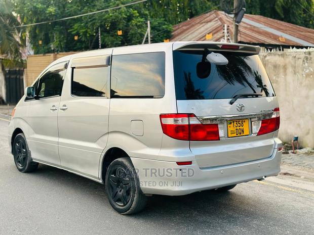 Toyota Alphard 2005 Silver