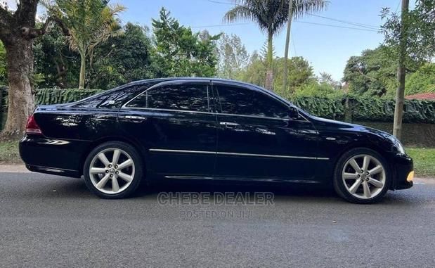 Toyota Crown 2006 Black