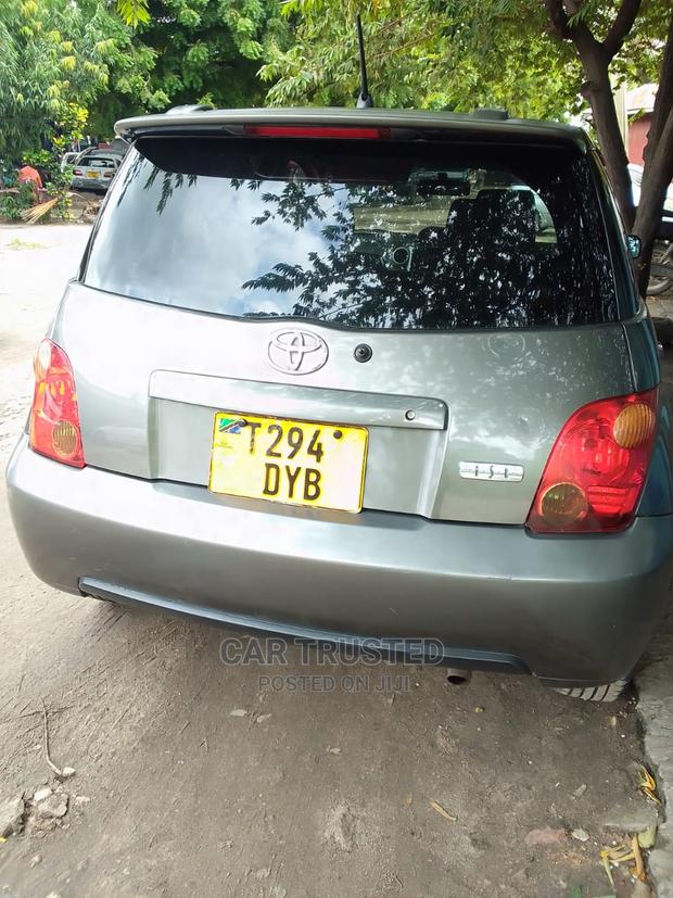 Toyota IST 2005 Gray