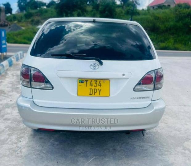Toyota Harrier 2.2 16V 4WD 2003 White
