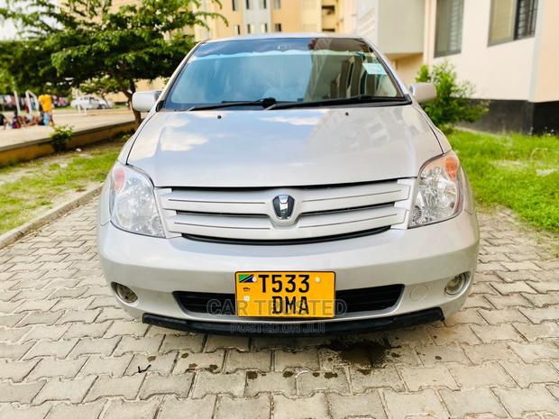 Toyota IST 2003 Silver