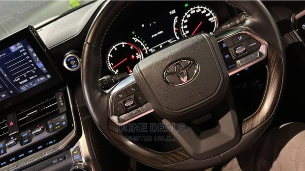 Toyota Land Cruiser 2023 White