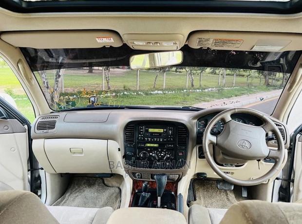 Toyota Land Cruiser HDJ 100 1999 White