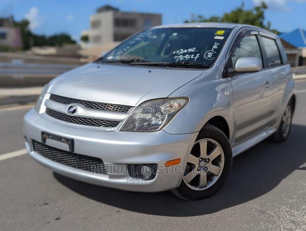 Toyota IST 2007 Silver