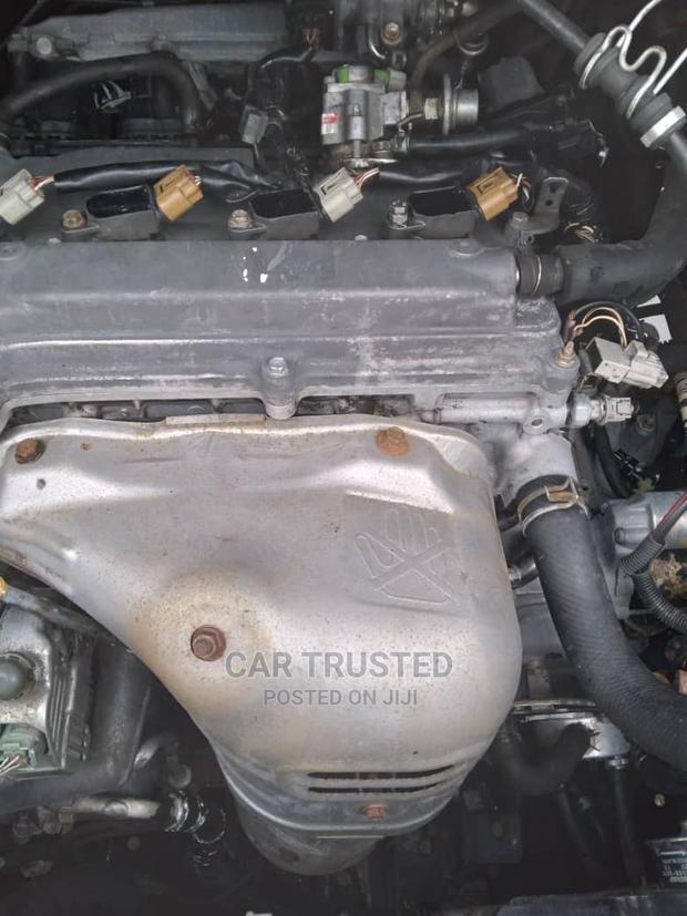 Toyota Noah 2.0 FWD (8 Seater) 2001 White