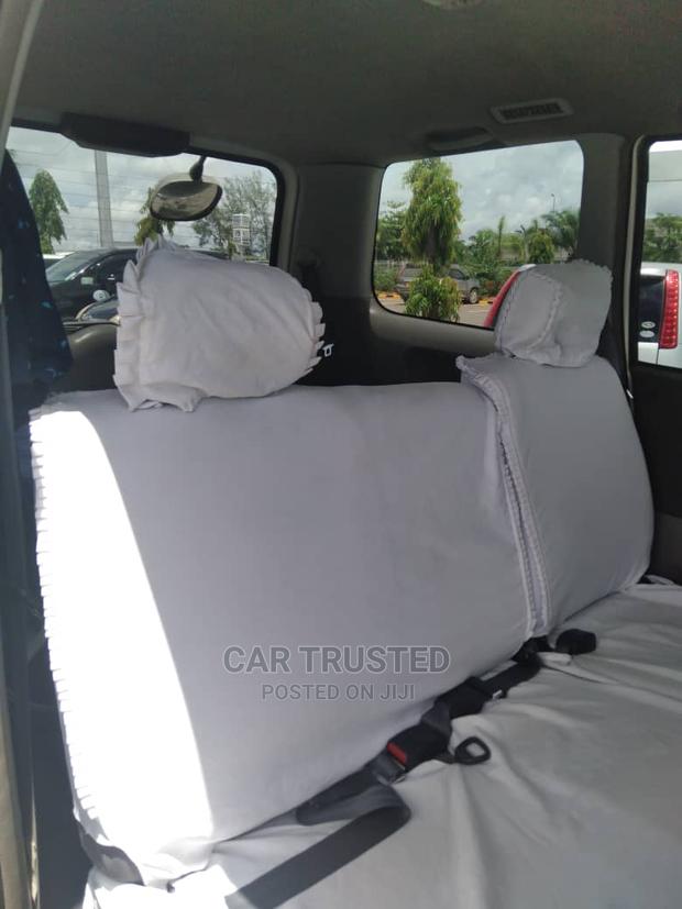 Toyota Noah 2.0 FWD (8 Seater) 2001 White