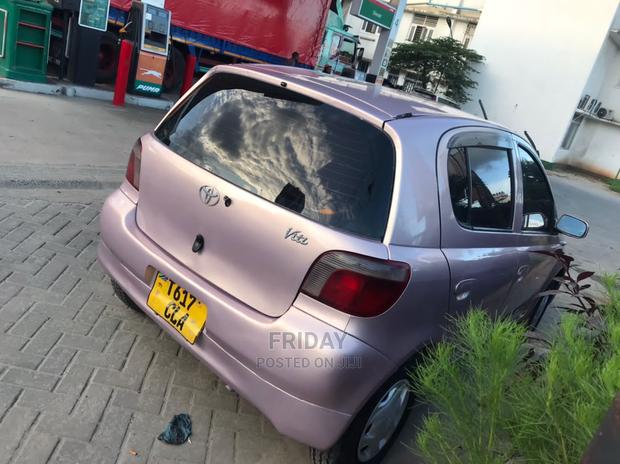 Toyota Vitz 1.0 FWD 5dr 2002 Pink