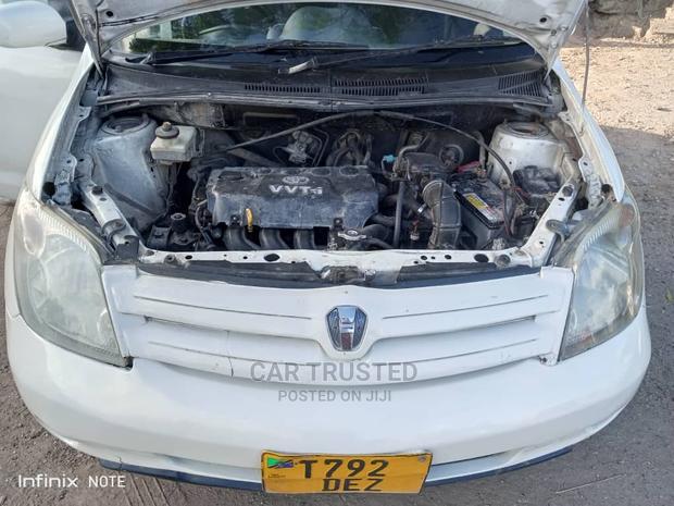 Toyota IST 2004 White