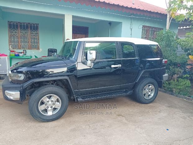 Toyota FJ Cruiser 4x4 Automatic 2009 Black