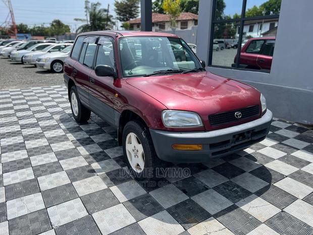 Toyota RAV4 Base 4x4 1999
