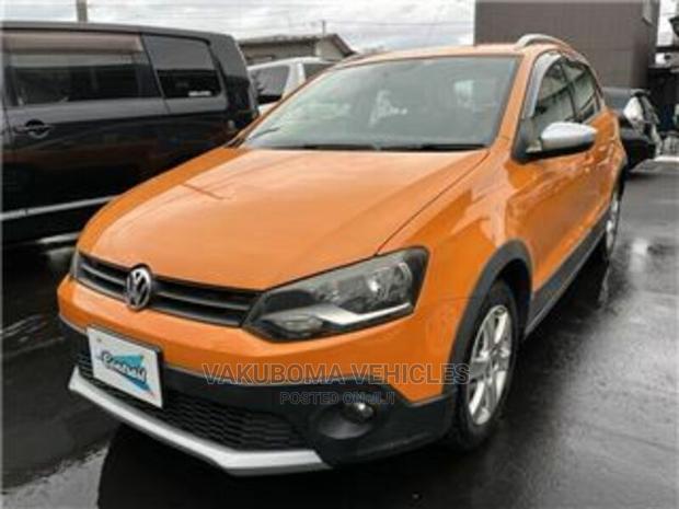 Volkswagen Polo 2010 Orange