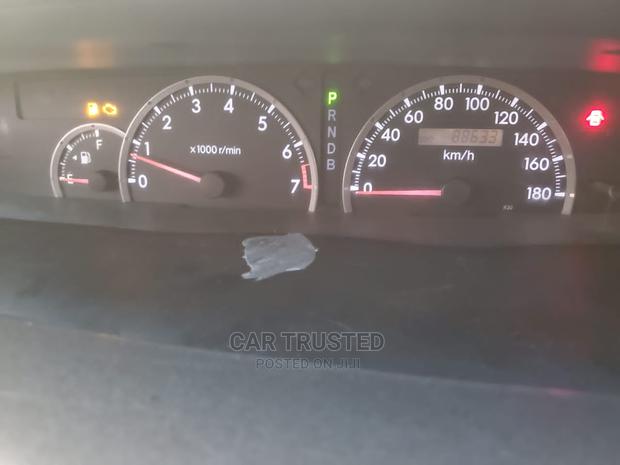 Toyota Noah 2.0 FWD (8 Seater) 2005 Silver