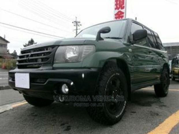Mitsubishi Pajero IO 2004 Green