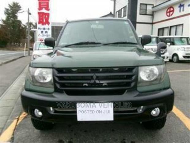 Mitsubishi Pajero IO 2004 Green