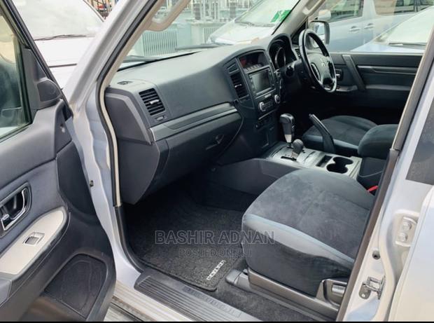 Mitsubishi Pajero Super Exceed 2006 Silver
