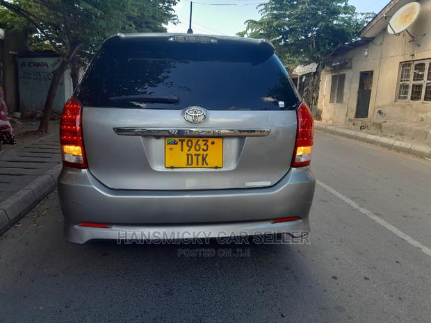 Toyota Wish 2005 Silver