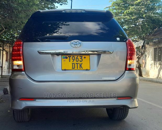 Toyota Wish 2005 Silver
