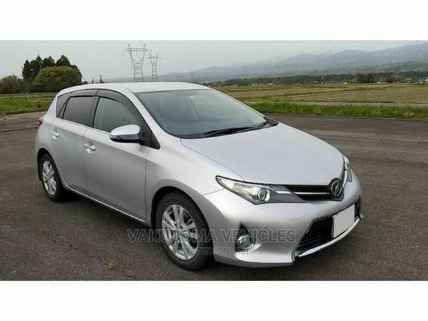 Toyota Auris 2013 Silver