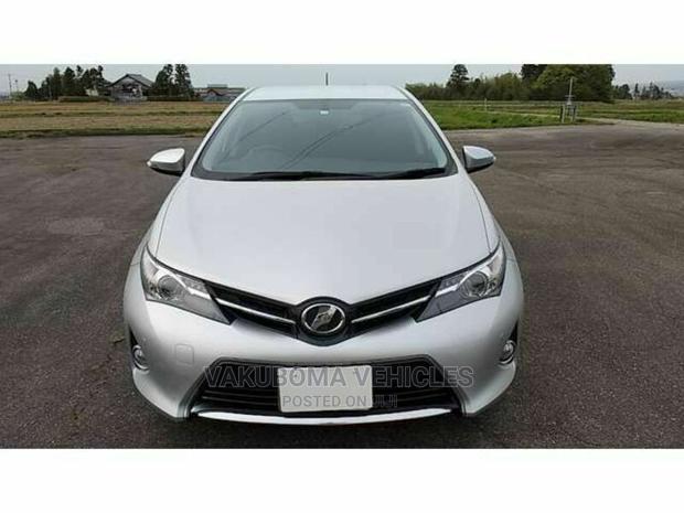 Toyota Auris 2013 Silver