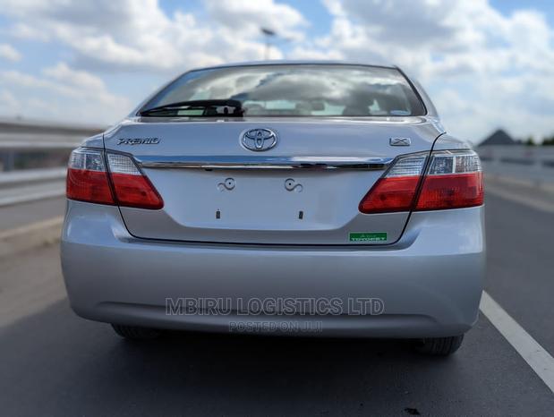 Toyota Premio 2010 Silver