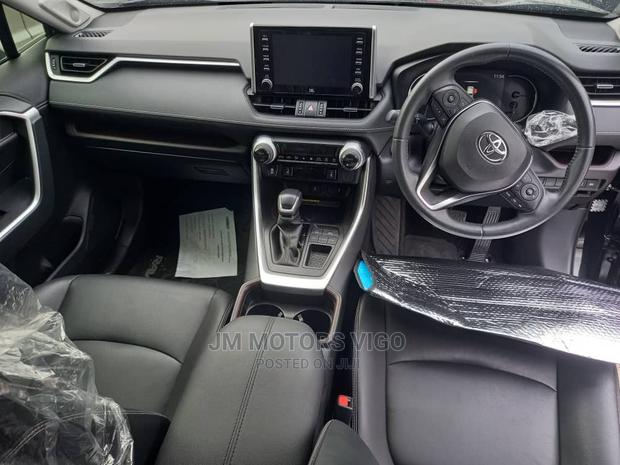 Toyota RAV4 2021 Black