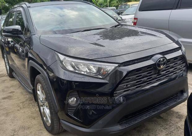 Toyota RAV4 2021 Black