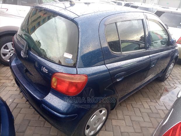 Toyota Vitz 2003 Blue