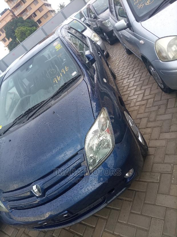 Toyota IST 2004 Blue