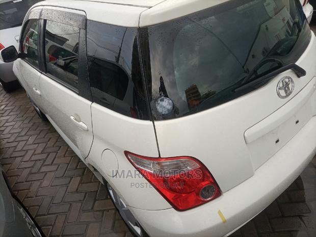 Toyota IST 2005 White