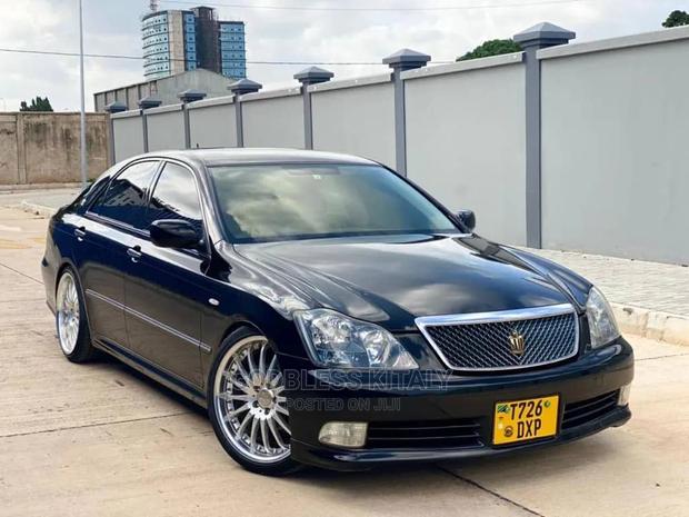 Toyota Crown 2006 Black