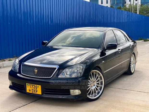 Toyota Crown 2006 Black
