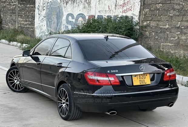 Mercedes-Benz E300 2010 Black