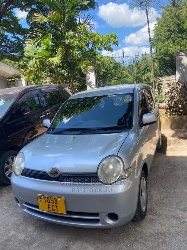 Toyota Sienta 1.5 AWD 2003 Silver