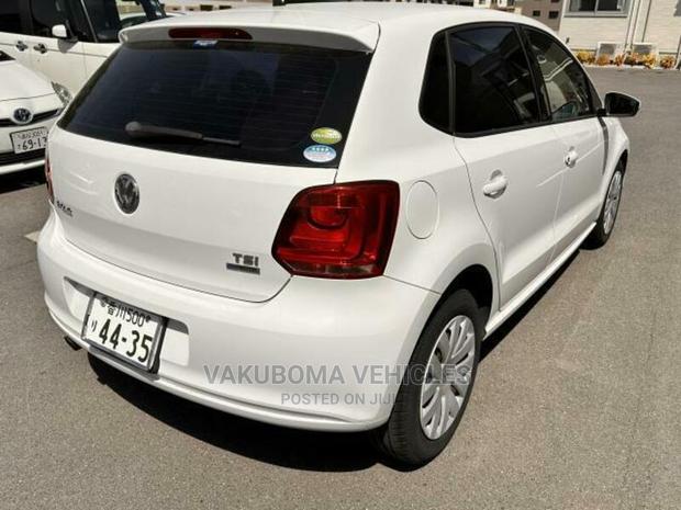 Volkswagen Polo 2012 Pearl