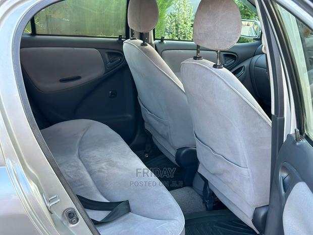 Toyota Vitz 1.3 FWD 5dr 2002 Silver