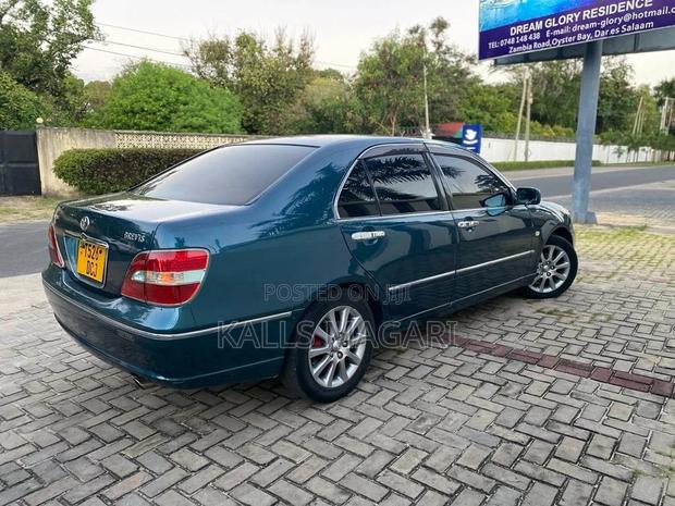 Toyota Brevis 2004