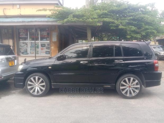 Toyota Kluger 2004 Black