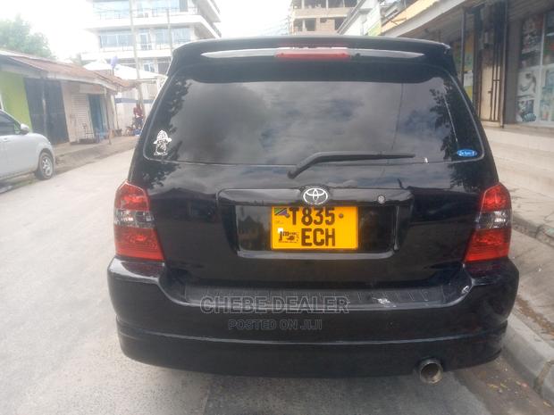 Toyota Kluger 2004 Black