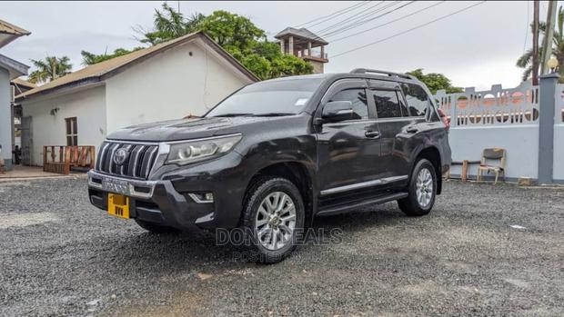 Toyota Land Cruiser Prado 2016 Gray