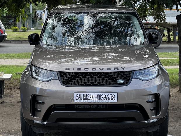 Land Rover Discovery 2018 Gold