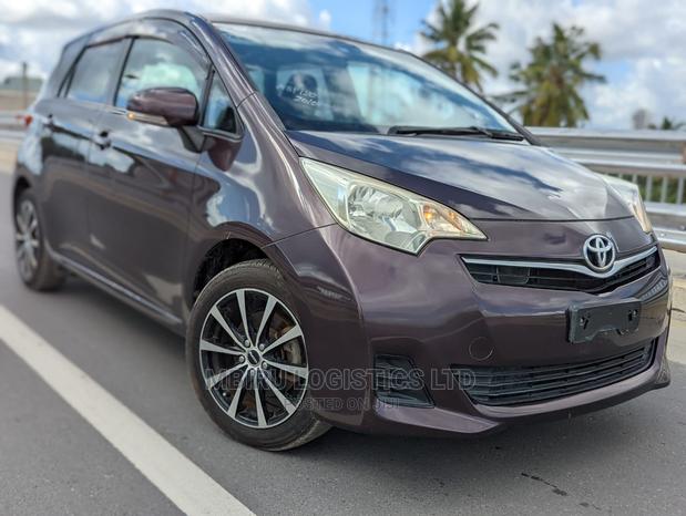 Toyota Ractis 2012 Brown