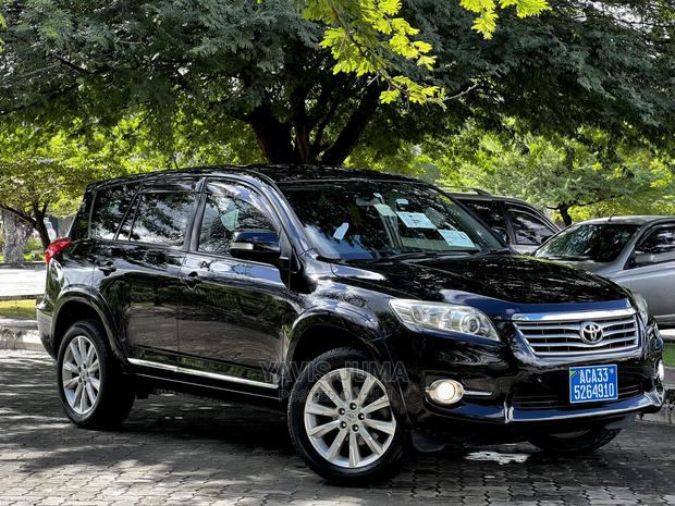 Toyota Vanguard 2011 Black
