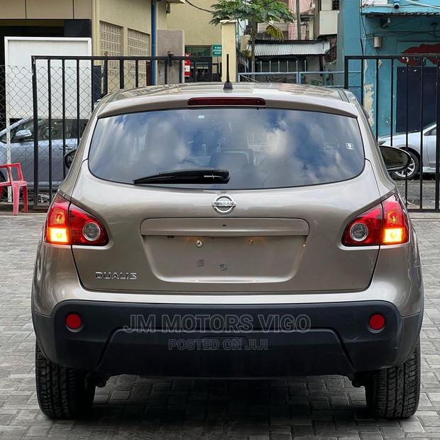 Nissan Dualis 2009 Gold