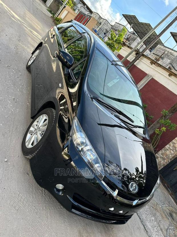 Toyota Wish 2010 Black