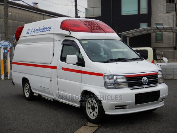 Nissan Elgrand 2001 White
