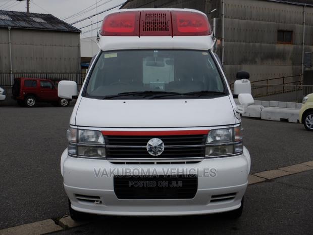 Nissan Elgrand 2001 White